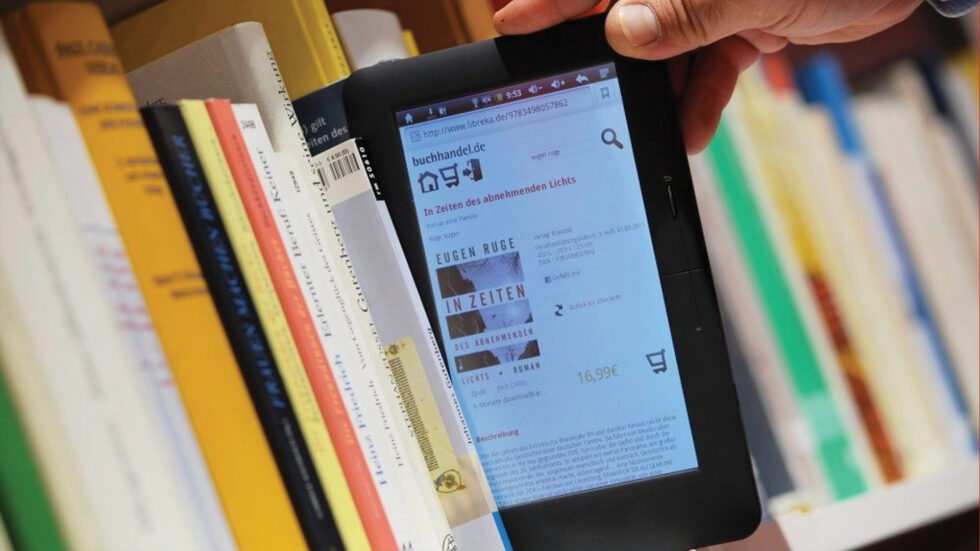 Is Technology Changiing The Way We Read